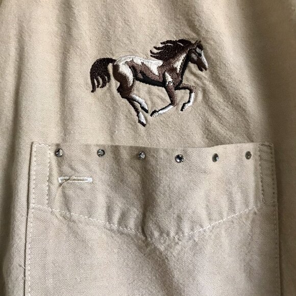 Devon & Jones Chambray Woman’s Shirt Size Medium Embroidered Horses - Picture 4 of 9